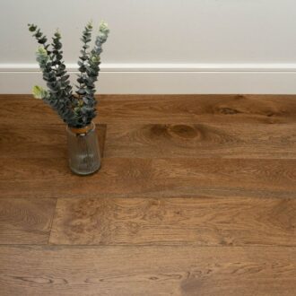 Artisan Cognac Oak Brushed & UV Oiled Engineered Wood Flooring 14mm
