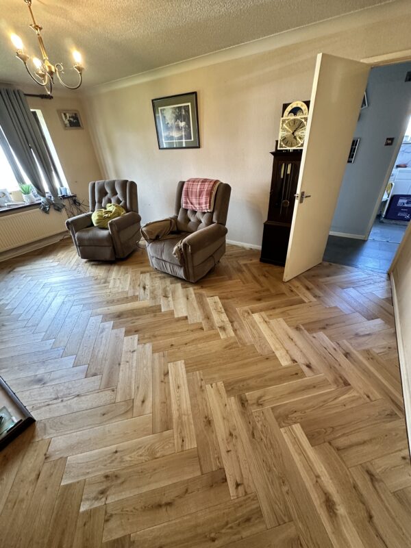 Natural Oak Herrinbone 600mm planks Artisan Natural Oak Brushed Matt Lacquered Herringbone 14/3x125x600mm Engineered Wood Flooring